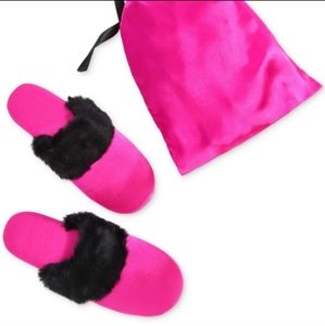 Size 7/8 pink fuzzy satin slippers with gift bag NEW